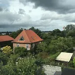 Im Bademantel An Den - Maisonette