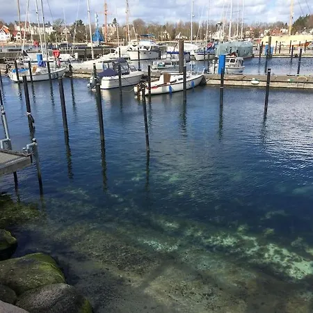 Im Bademantel An Den - Maisonette