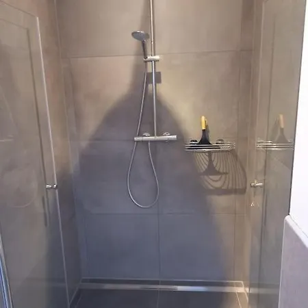 Im Bademantel An Den - Maisonette