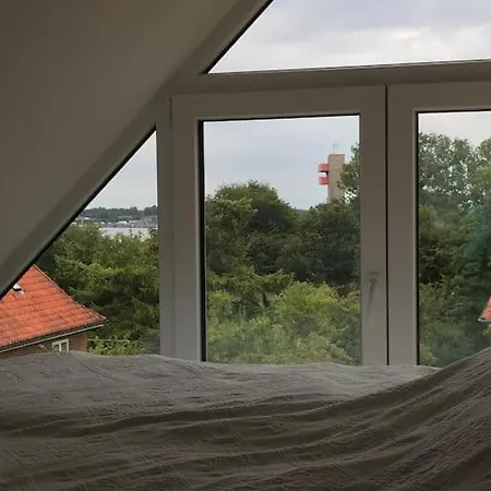 Im Bademantel An Den - Maisonette