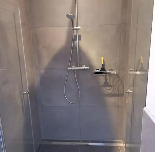 Im Bademantel An Den - Maisonette